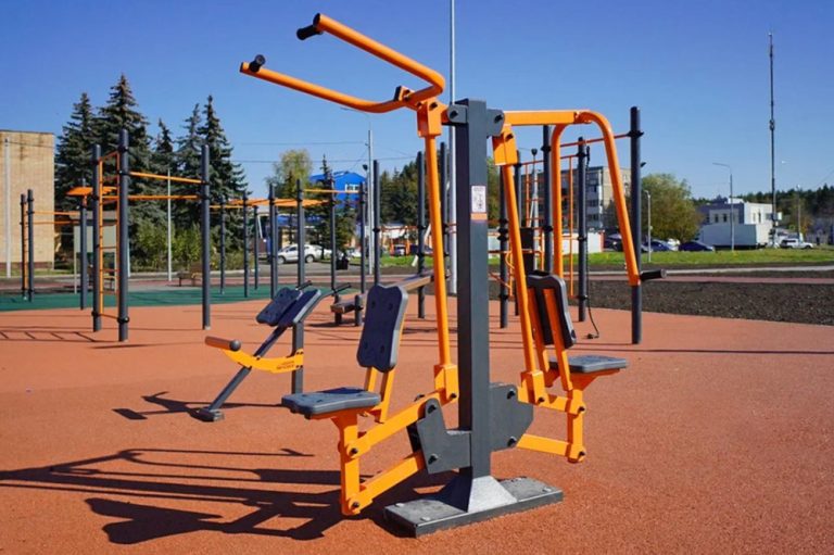 Уличные тренажеры: как выбрать лучшие для здоровья и фитнеса